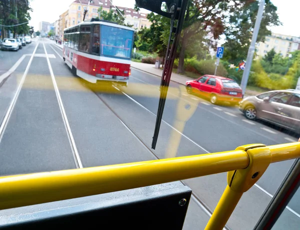 Tramvay Prag trafik üzerinden görüntülemek