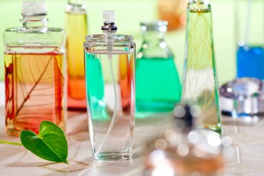 Banyoda yaprakla bakım kozmetik