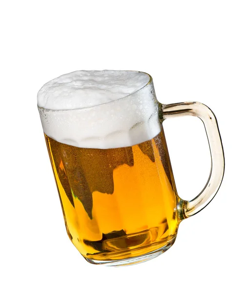Bicchiere di birra isolato sullo sfondo bianco — Foto Stock