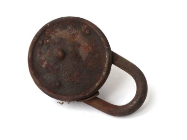 Amber kilit, vintage kilit, asma kilit. Beyaz arka plan, yakın çekim, Sovyet vintage, antika, tuş kilidi, kahverengi, paslı eski kilidi, kilit kilit, yıpranmış kilit, SSCB, Sovyet kilit, sap kafası stok görüntü, Nostalgishop