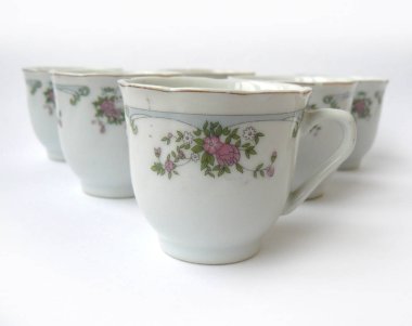 Bardak, daireler, kahve bardağı, çay, beyaz fincan, porselen bardak, model, çiçek desenli, antika porselen, ihale desen, Sovyet vintage, SSCB, antika Kupası, Cafe dekorasyonu, duvar dekorasyonu, set, çay seti, sap kafası stok görüntü, Nostalgishop