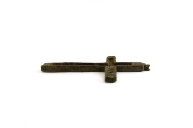 Gümüş haç, bronz haç, din, beyaz arka plan, yakın çekim, dini haç, Ortodoks çapraz, Katolik haç, küçük çapraz, eski çapraz, vintage çapraz, çapraz sürtünme, sap kafası stok görüntü, Nostalgishop