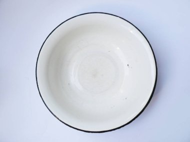 Kase, Metal kase, Emaye kase, Beyaz kase, Sovyet kase, Sovyet vintage, SSCB, Beyaz beyaz, Close-up, Beyaz arka plan, Yuvarlak kase, Antik kase, Metal plaka, Yuvarlak plaka, Kare plaka, Kapaklı Kase, Headstock stok görüntü, Nostaljik