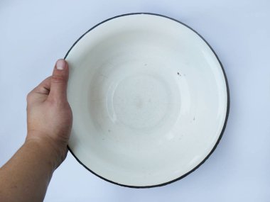 Kase, Metal kase, Emaye kase, Beyaz kase, Sovyet kase, Sovyet vintage, SSCB, Beyaz beyaz, Close-up, Beyaz arka plan, Yuvarlak kase, Antik kase, Metal plaka, Yuvarlak plaka, Kare plaka, Kapaklı Kase, Headstock stok görüntü, Nostaljik