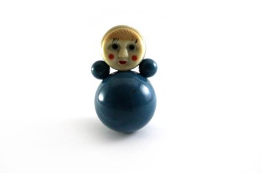 Vintage rulo biçiminde meyveli Poly oyuncak bebek, bez bebek Nevalyashka, vintage oyuncak bebek, antika oyuncak bebek, beyaz arka plan, yakın çekim, sap kafası stok görüntü, Nostalgishop