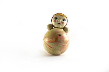 Vintage rulo biçiminde meyveli Poly oyuncak bebek, bez bebek Nevalyashka, vintage oyuncak bebek, antika oyuncak bebek, beyaz arka plan, yakın çekim, sap kafası stok görüntü, Nostalgishop