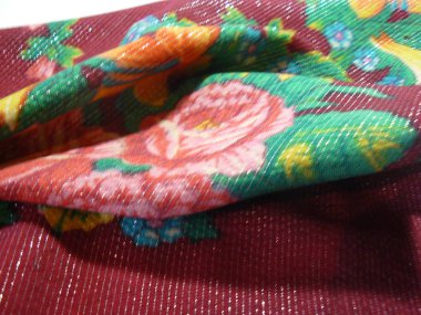 Eşarp çiçekler, çiçek eşarp, Bayan eşarplar, sarı şal, Ulusal dekor ile. Rus tarzı, Ukraynalı eşarp, Ukraynalı eşarp, halk stil, Bandana, Sovyetler vintage, yakın çekim, sap kafası stok görüntü, Nostalgishop
