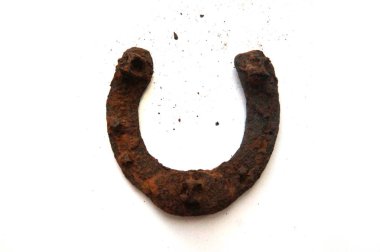 At nalı, antika at nalı, eski at nalı, Rusty Horseshoe, pas, eski, antik, dökme demir at nalı, Sovyet Vintage, Vintage, kahverengi beyaz, yakın çekim, beyaz arka plan, SSCB, baş imge, Nostalgishop stok