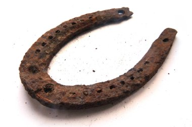 At nalı, antika at nalı, eski at nalı, Rusty Horseshoe, pas, eski, antik, dökme demir at nalı, Sovyet Vintage, Vintage, kahverengi beyaz, yakın çekim, beyaz arka plan, SSCB, baş imge, Nostalgishop stok