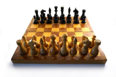 Satranç, satranç taşları, satranç kutusu, ahşap satranç, plastik satranç, eski satranç, Sovyet vintage, SSCB, beyaz arka plan, yakın çekim, sap kafası resim, Nostalgishop