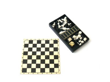 Satranç, satranç ayarla taşları, satranç kutusu, ahşap satranç, plastik satranç, eski satranç, Sovyet vintage, SSCB, beyaz arka plan, yakın çekim, satranç panosu, el, el, sap kafası stok görüntü, Nostalgishop satranç