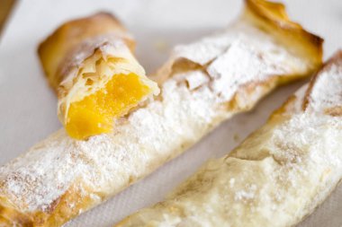 Sintra üzerinden geleneksel Portekiz tatlı pasta olarak adlandırılan travesseiro, Portekiz