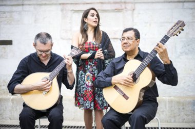 Fado bant geleneksel Portekiz müzik Meydanı, Alfama üzerinde Lisbon, Portekiz