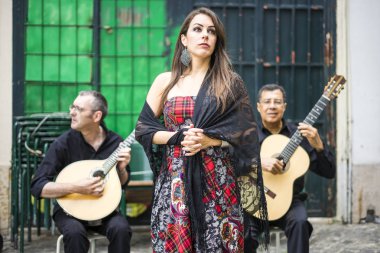 Fado bant geleneksel Portekiz müzik Meydanı, Alfama üzerinde Lisbon, Portekiz