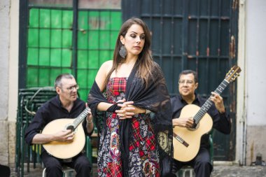 Fado bant geleneksel Portekiz müzik Meydanı, Alfama üzerinde Lisbon, Portekiz