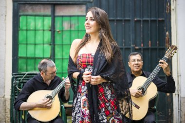 Fado bant geleneksel Portekiz müzik Meydanı, Alfama üzerinde Lisbon, Portekiz