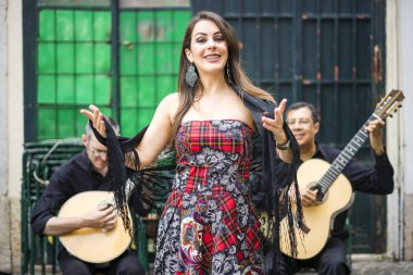 Fado bant geleneksel Portekiz müzik Meydanı, Alfama üzerinde Lisbon, Portekiz