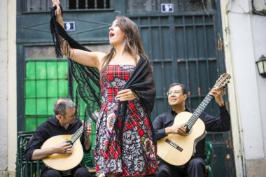Fado bant geleneksel Portekiz müzik Meydanı, Alfama üzerinde Lisbon, Portekiz