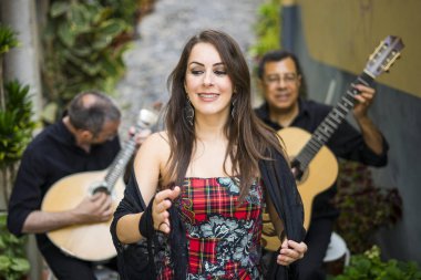 Fado bant geleneksel Portekiz müzik Alfama, Lizbon sokakta