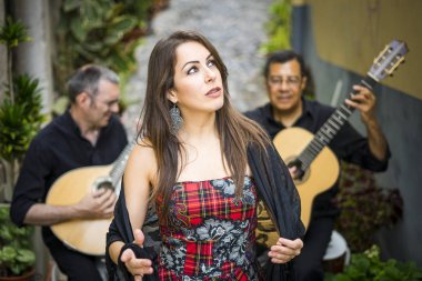 Fado bant geleneksel Portekiz müzik Alfama, Lizbon sokakta