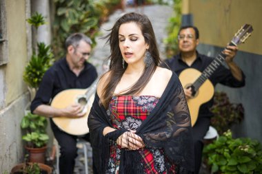 Fado bant geleneksel Portekiz müzik Alfama, Lizbon sokakta