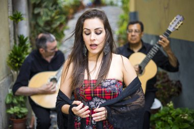 Fado bant geleneksel Portekiz müzik Alfama, Lizbon sokakta