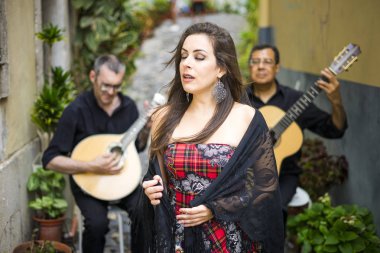 Fado bant geleneksel Portekiz müzik Alfama, Lizbon sokakta