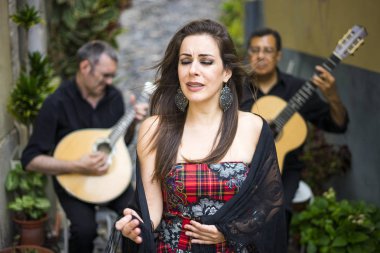 Fado bant geleneksel Portekiz müzik Alfama, Lizbon sokakta