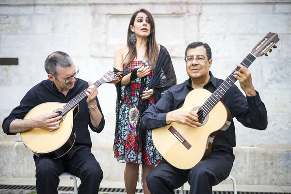 Banda Fado Interpretando Música Tradicional Portuguesa Plaza Alfama Lisboa Portugal — Foto de Stock