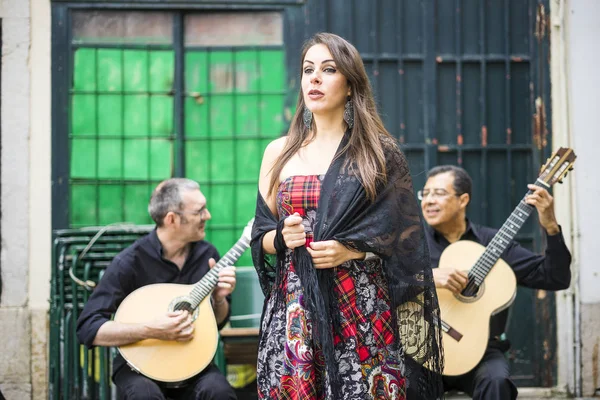 Banda Fado Interpretando Música Tradicional Portuguesa Plaza Alfama Lisboa Portugal — Foto de Stock