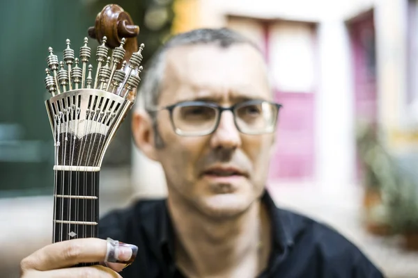 Músico Com Sua Amada Guitarra Portuguesa Rua Lisboa Portugal — Fotografia de Stock