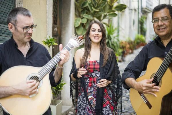 Banda Fado Interpretando Música Tradicional Portuguesa Calle Alfama Lisboa Portugal — Foto de Stock