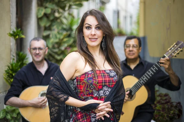 Banda Fado Interpretando Música Tradicional Portuguesa Calle Alfama Lisboa Portugal — Foto de Stock