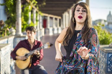Bant geleneksel müziği fado pergola ile Portekiz fayans denilen azulejos altında Lizbon, Portekiz