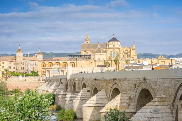 Puente Romano Catedral Mezquita Como Monumentos Córdoba Andalucía España —  Fotos de Stock