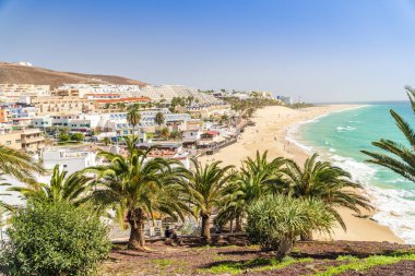 Güzel, geniş kumlu plaj Morro Jable, Fuerteventura, İspanya