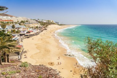 Güzel, geniş kumlu plaj Morro Jable, Fuerteventura, İspanya