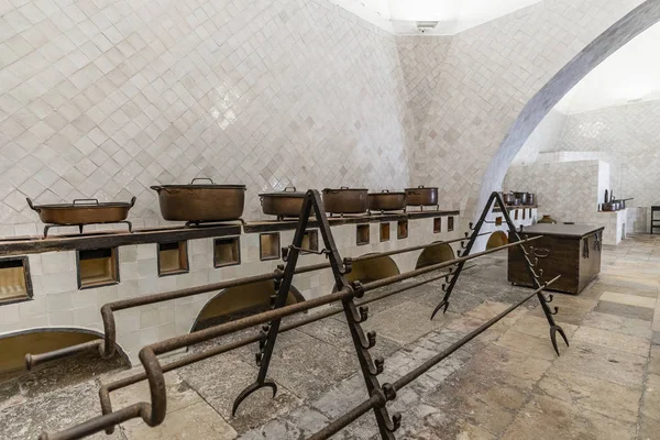 Old kitchen interior full of copper pots — Stock Photo, Image