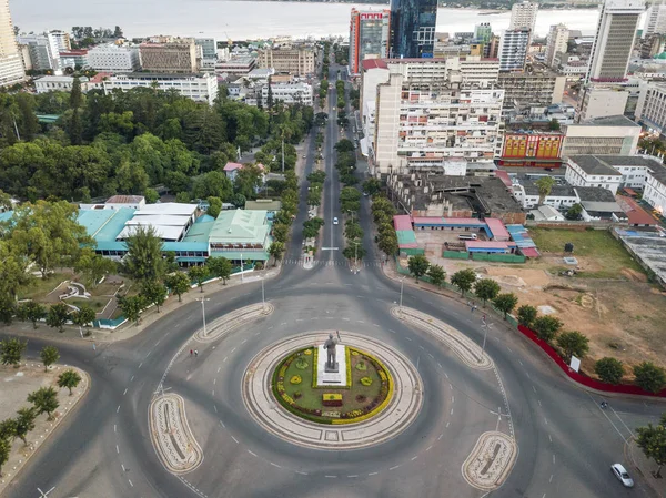 Veduta aerea di Piazza Indipendenza con statua del primo presiden — Foto Stock