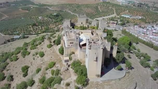 Известный замок в Альмодоваре-дель-Рио, провинция Кордова, Испания — стоковое видео