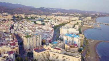 Gün batımında Marbella 'nın havadan manzarası, İspanya