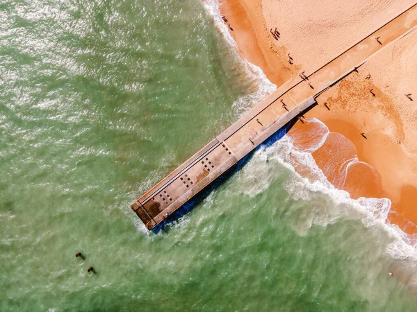 アルガルヴェ 南ポルトガルのアルブフェイラにある大西洋上の桟橋 — ストック写真