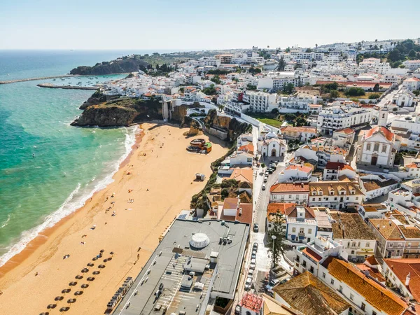 Vista Aérea Costa Albufeira Con Amplia Playa Arquitectura Blanca Algarve —  Fotos de Stock