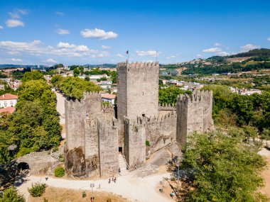 Portekiz 'in ilk başkenti Guimaraes Kalesi' nin havadan görünüşü