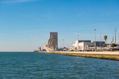 Lizbon, Portekiz - 1 Ocak 2025 - Belem 'deki Keşifler Anıtı.