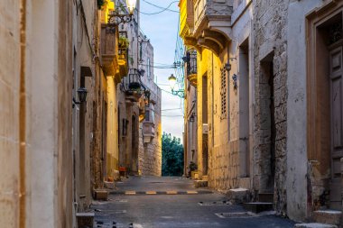 Avrupa 'nın Malta kentinde Rabat Mdina' nın ortaçağ sokakları aydınlandı.