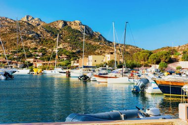 Porto Cervo resort, Costa Smeralda, Sardinya, İtalya için Marina'da Lüks Yatlar.