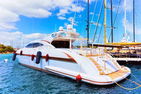 Luxury Yacht Marina Sardynii Resort Costa Smeralda Porto Cervo Włoszech — Zdjęcie stockowe
