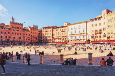Siena, İtalya - 19 Ekim 2016: Turist Piazza del Campo Meydanı Siena, Toskana, İtalya