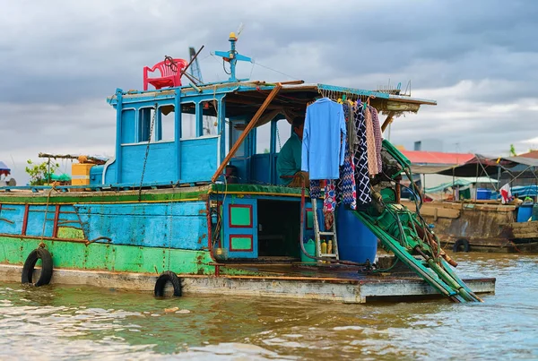 船在漂浮的市场在三角洲湄公河在可以寿 在越南 — 图库照片